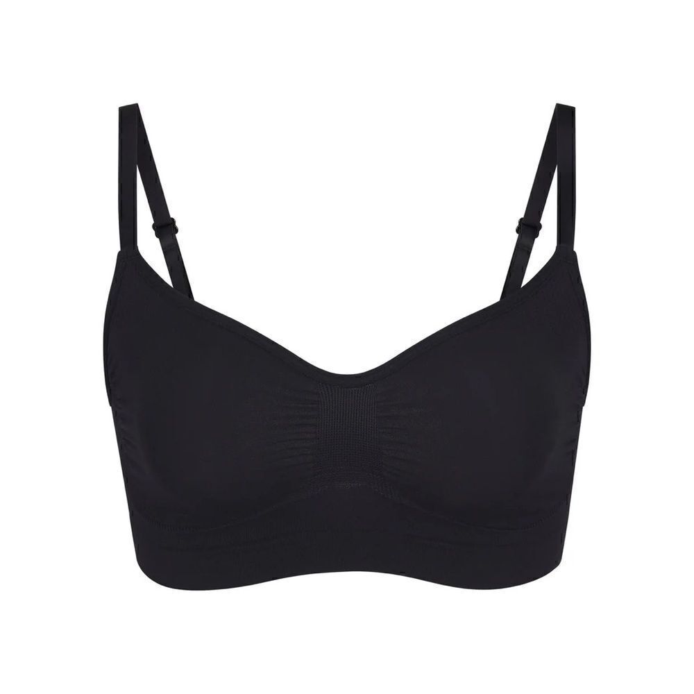 SKIMS seamless sculpt bralette size Small in the color Onyx